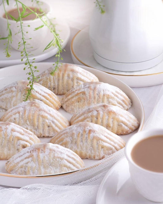 Arabic Sweet Semiramis Filled Walnut Cookies (Ma'amoul) Large 650g - Memas Dessert